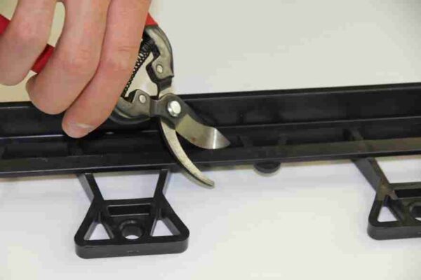 Surefoot Plastic Paver Edging - 8' Length - Image 1