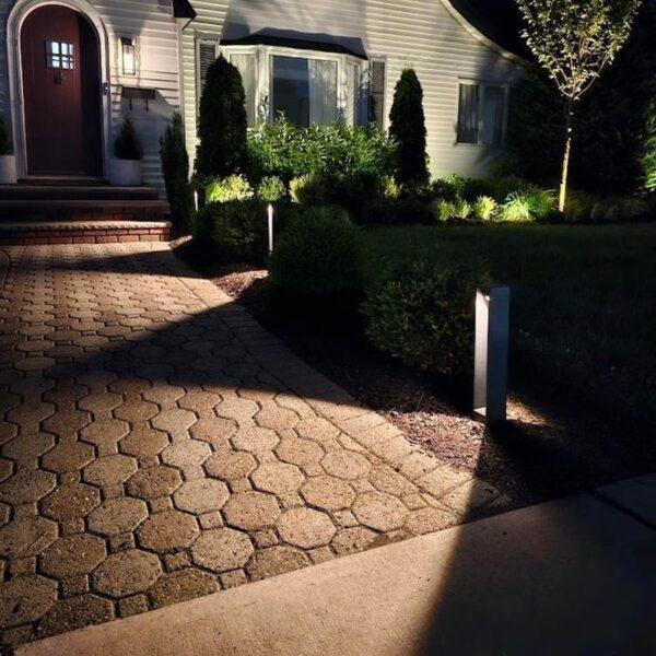 BOLD Dax High 19" Low Voltage LED Path Light – Black Anodized Aluminum with Adjustable Beam - Image 2